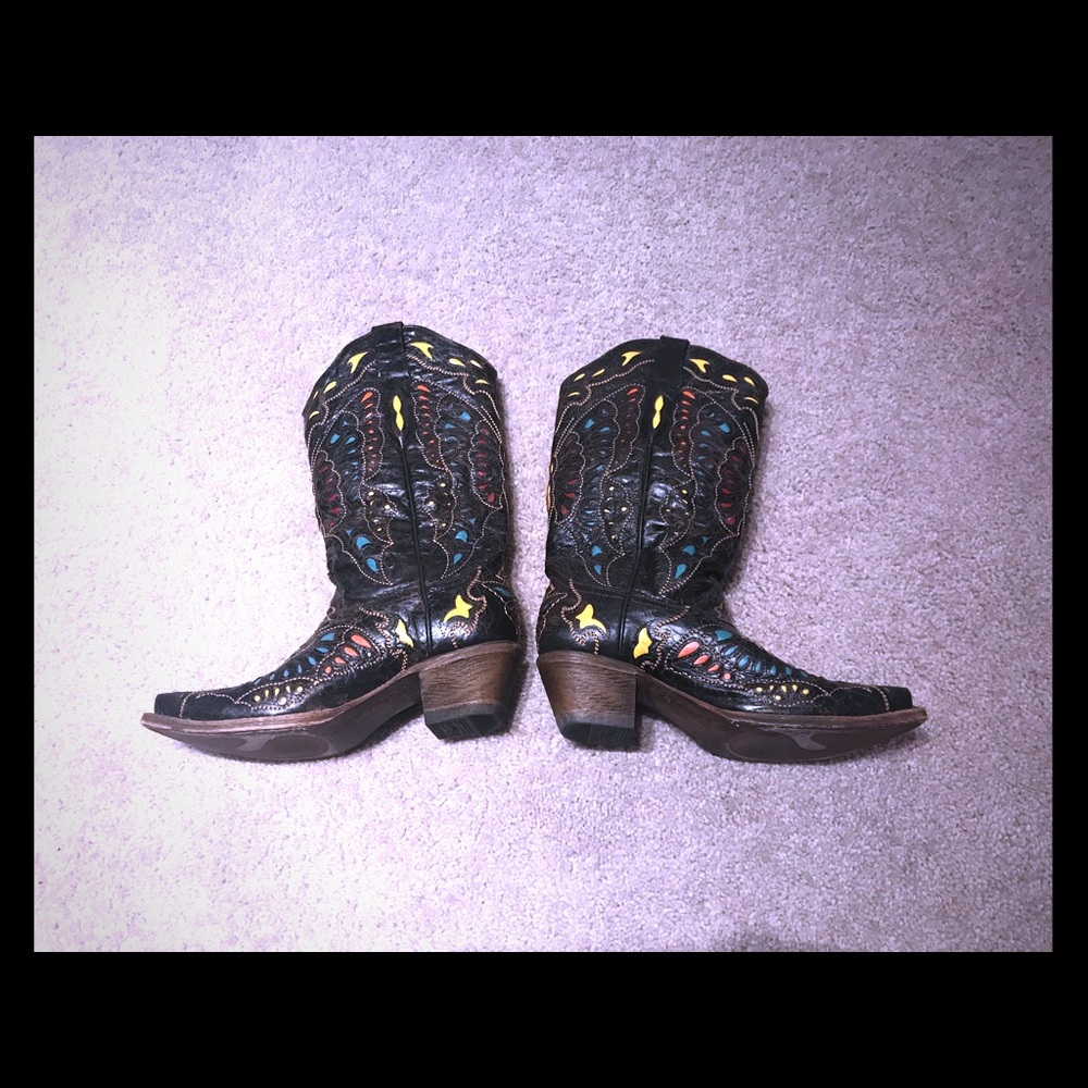 Butterfly designed cowgirl boots